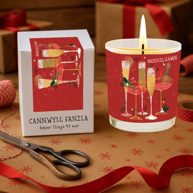 Vanilla Scented Christmas Candle - Nadolig Llawen Festive Drinks