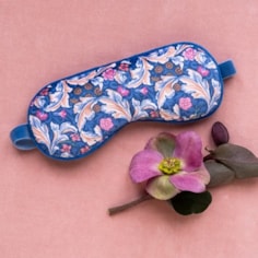 Velvet William Morris Lavender Eye Mask Velvet William Morris Lavender Eye Mask