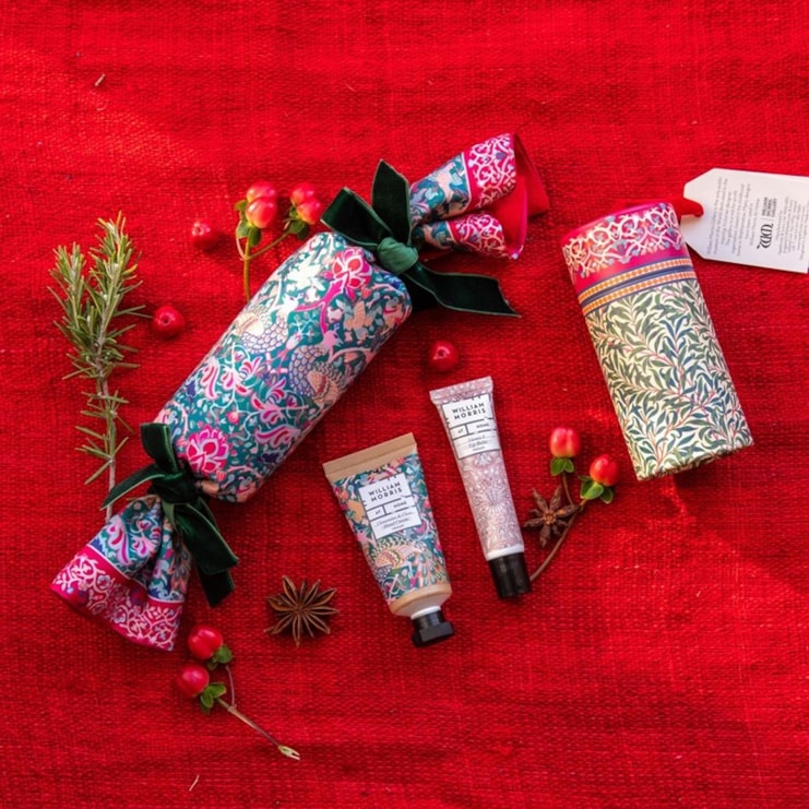 William Morris Use & Reuse Fabric Cracker
