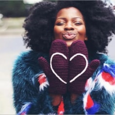 Crochet Heart Mittens | Available In Two Colours